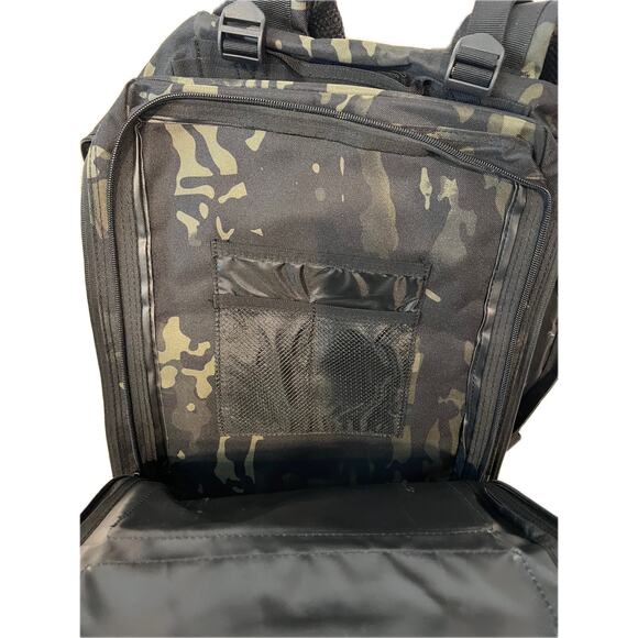 Generic Dark Green Camo Tactical Backpack - Picture 4 of 5